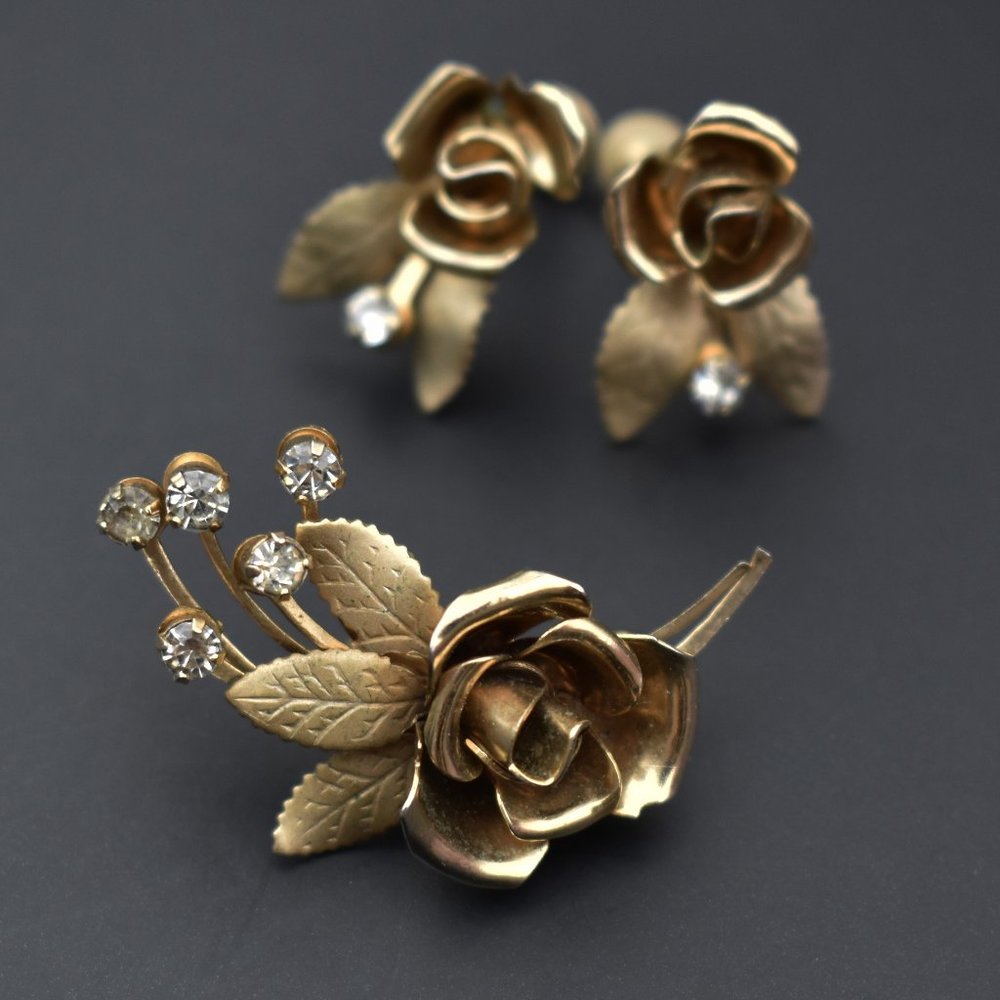 Vintage crystal flower brooch and clip on earrings set